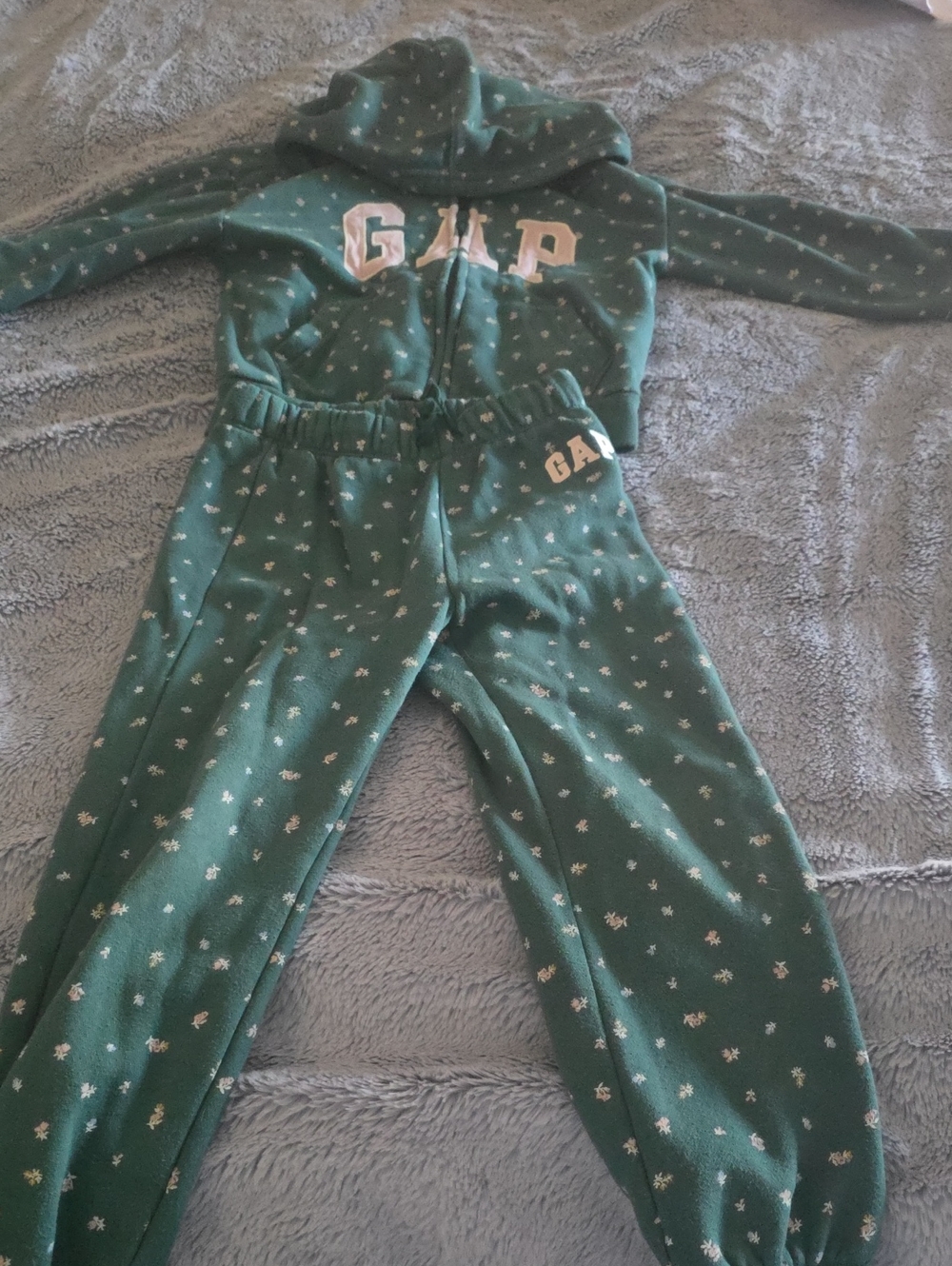 GAP Green Hooded Set with White Print